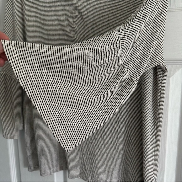 Size XL LC Lauren Conrad Blouse Top Gray/Black Striped Rayon Long Sleeve - Picture 6 of 6